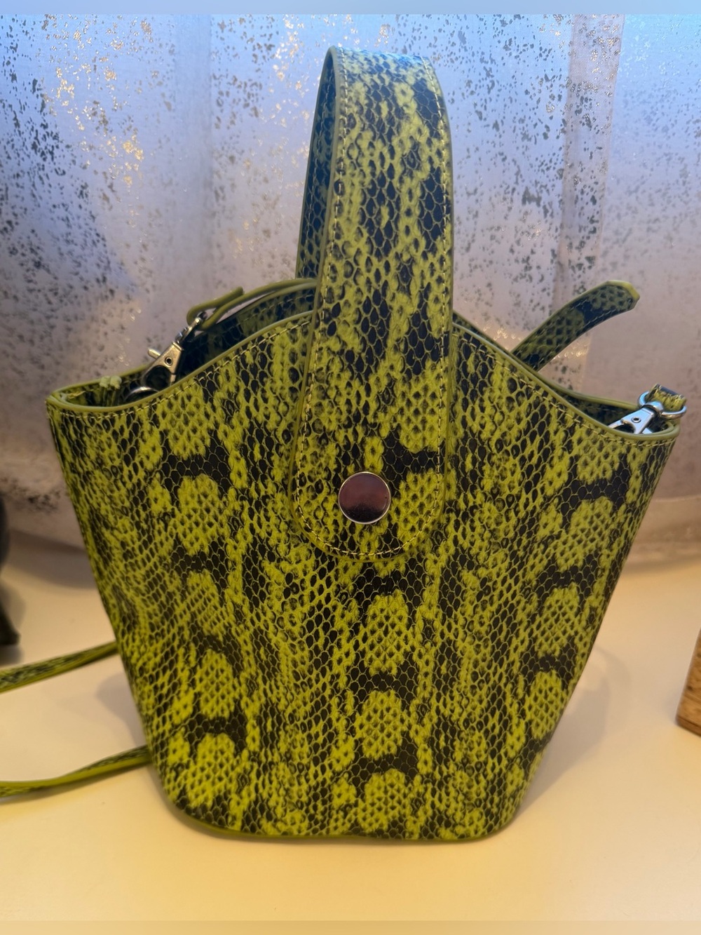 Green and Black Snake-Print Bucket Crossbody Bag